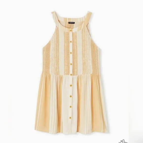 Torrid NWT yellow and white striped smocked crepe tank M/L - Picture 1 of 8